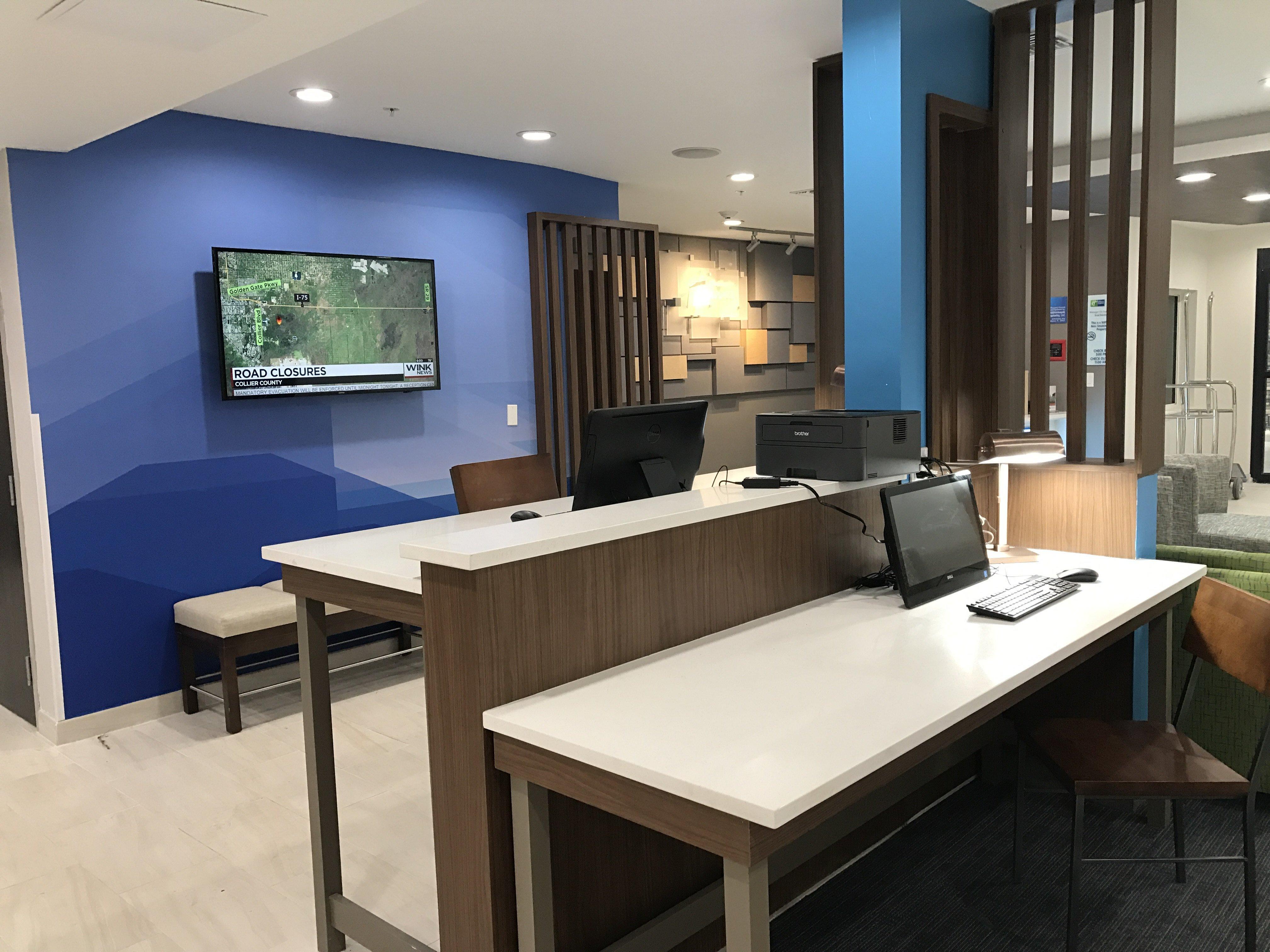 Holiday Inn Express - Naples South - I-75 By Ihg Golden Gate Eksteriør billede